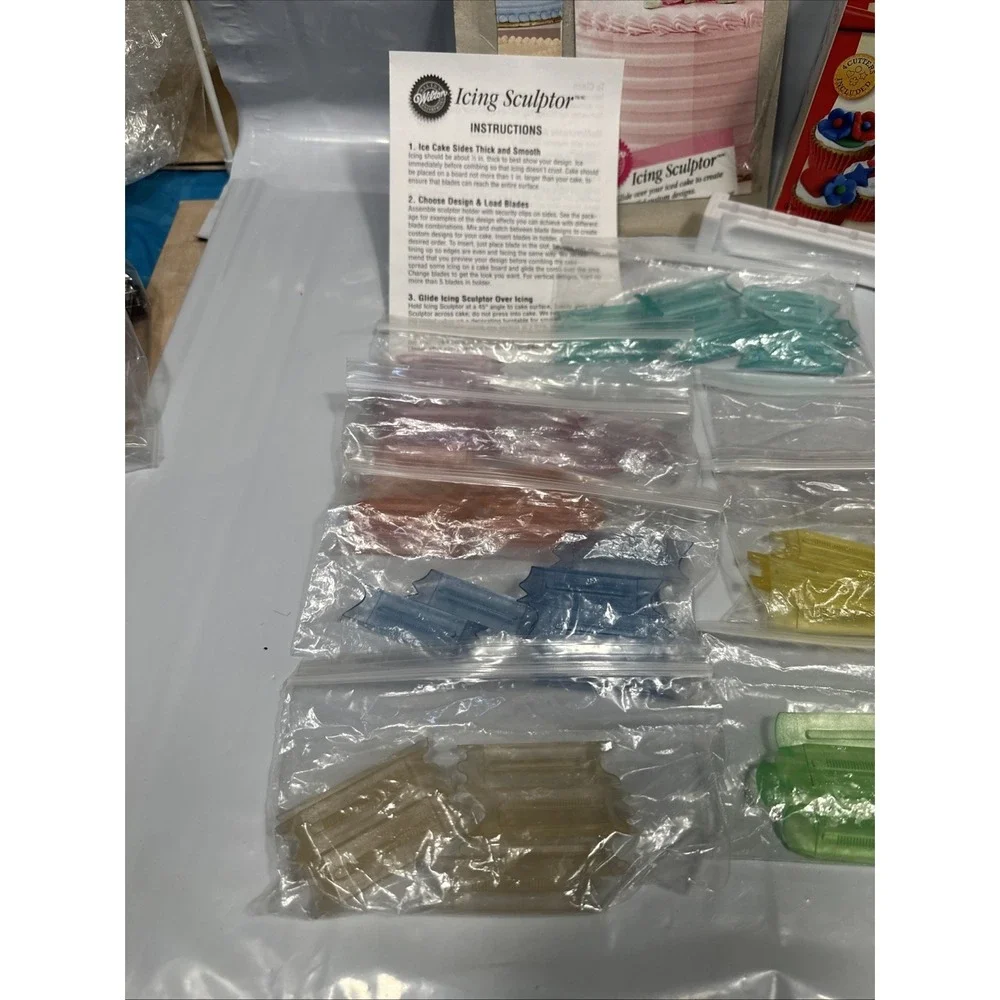 Wilton Cake Decorating Supplies Lot Of 8 Edging Tools Professional Look With Kit